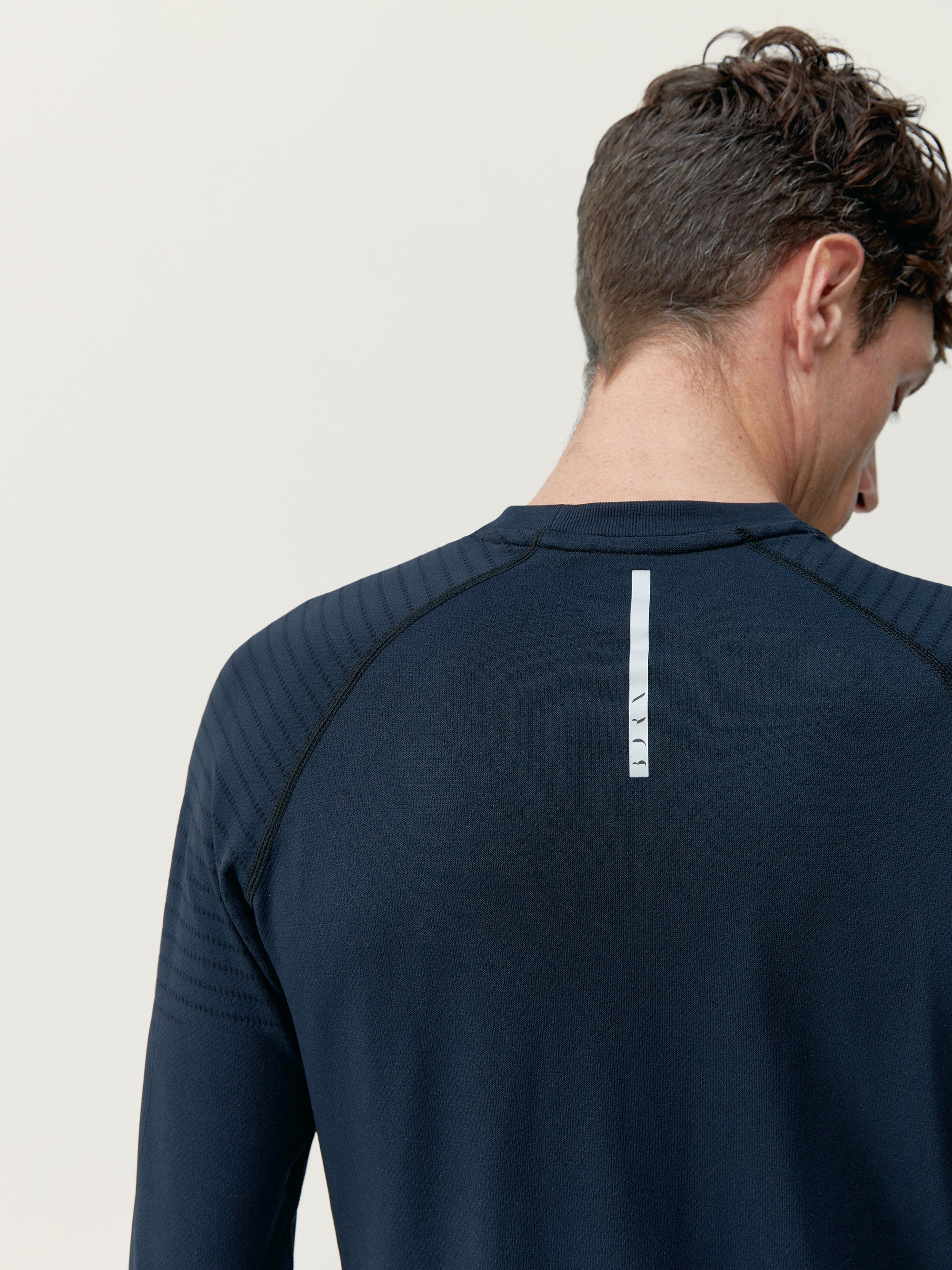 Born Living Yoga Aral Long-Sleeved T-Shirt - Black