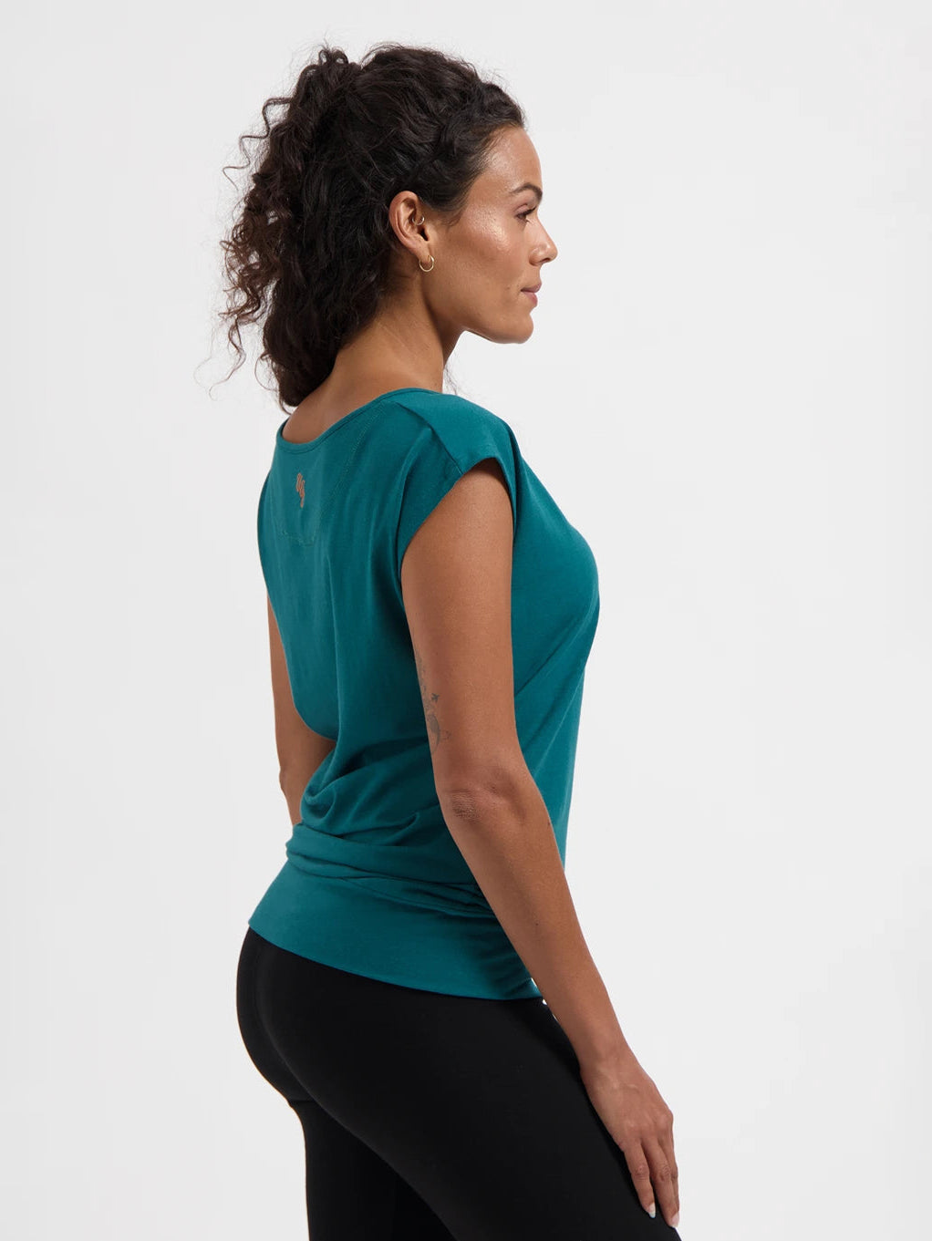 Urban Goddess Asana Yoga Tee - Seamoss