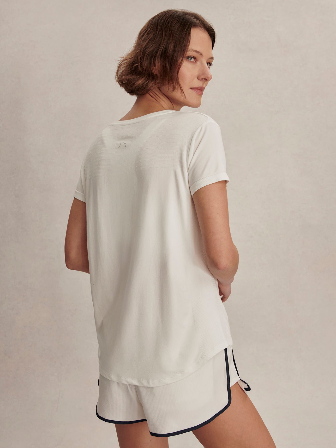 Varley Saskia Seamless Longline Tee - White