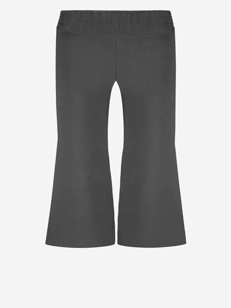 Urban Goddess Flow Capri Yoga Pants - Ash